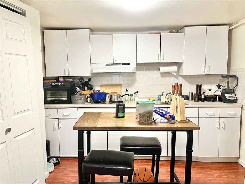 9 Cedar St #B