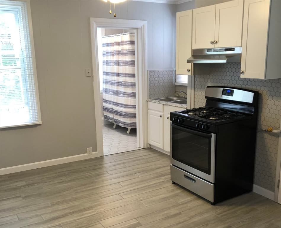 85 Walden St photo 3