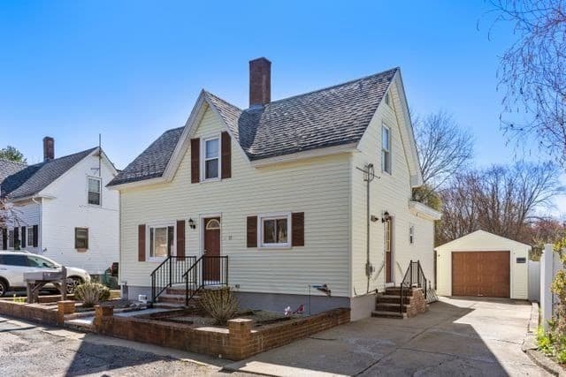 51 Bennett St photo 2