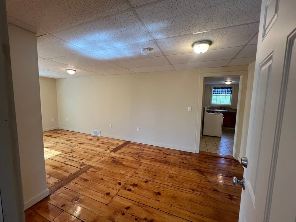 131 School St #2L