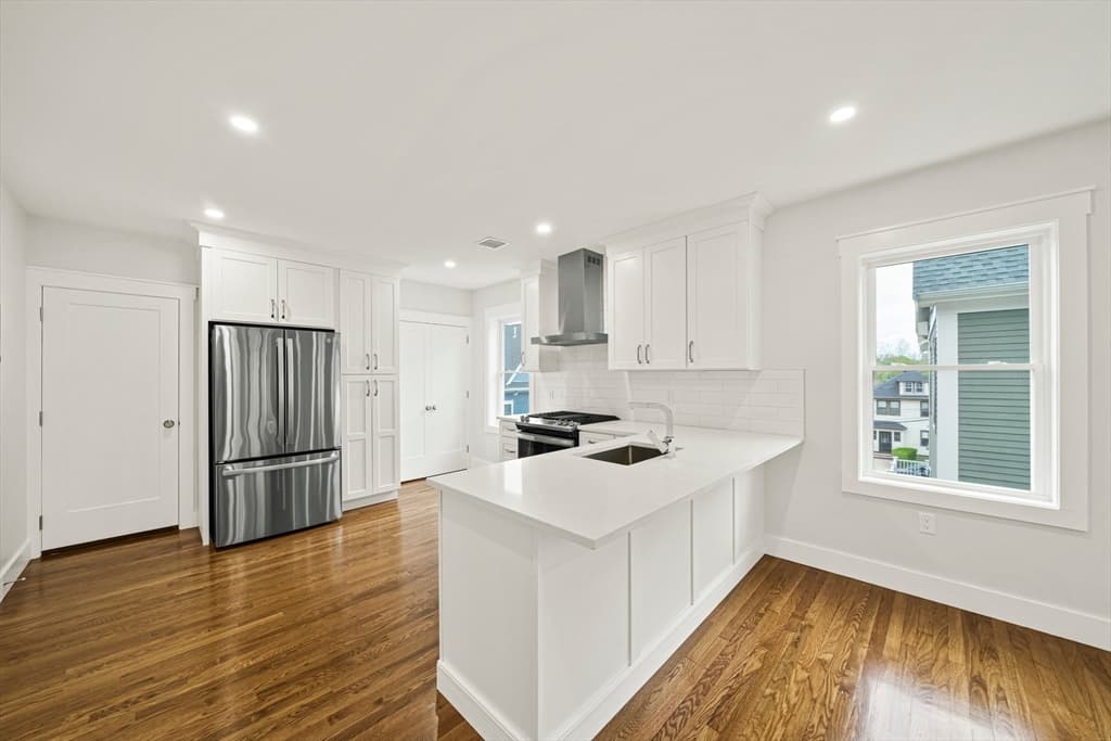 10 Whitford St. #10 photo 2