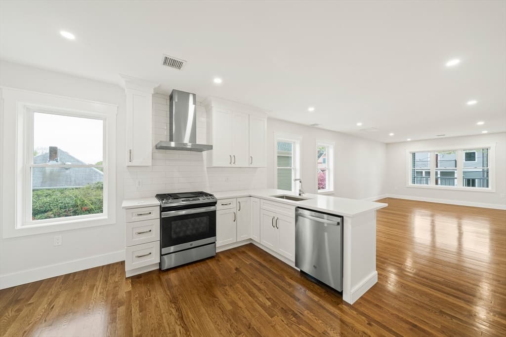 10 Whitford St. #10