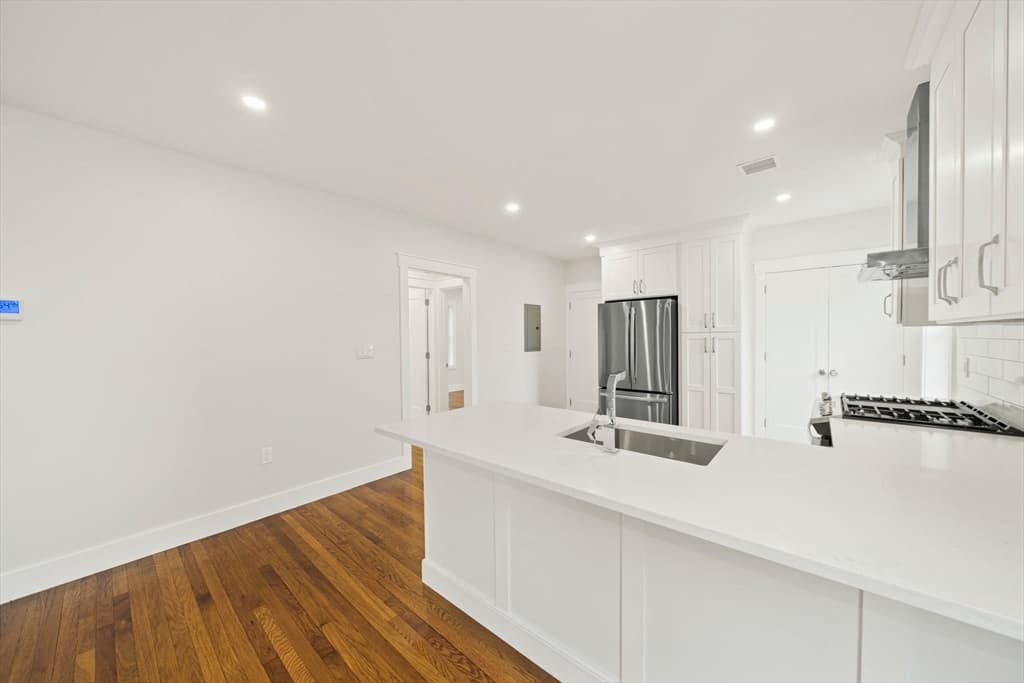 10 Whitford St. #10 photo 4