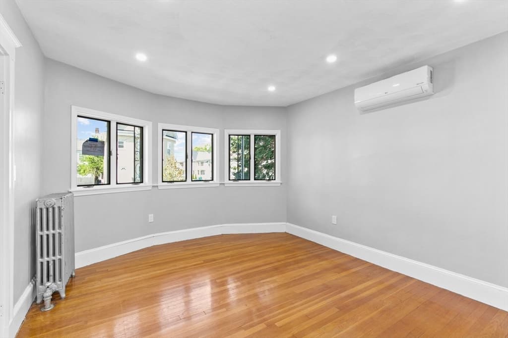 28 Medford St #1 photo 4