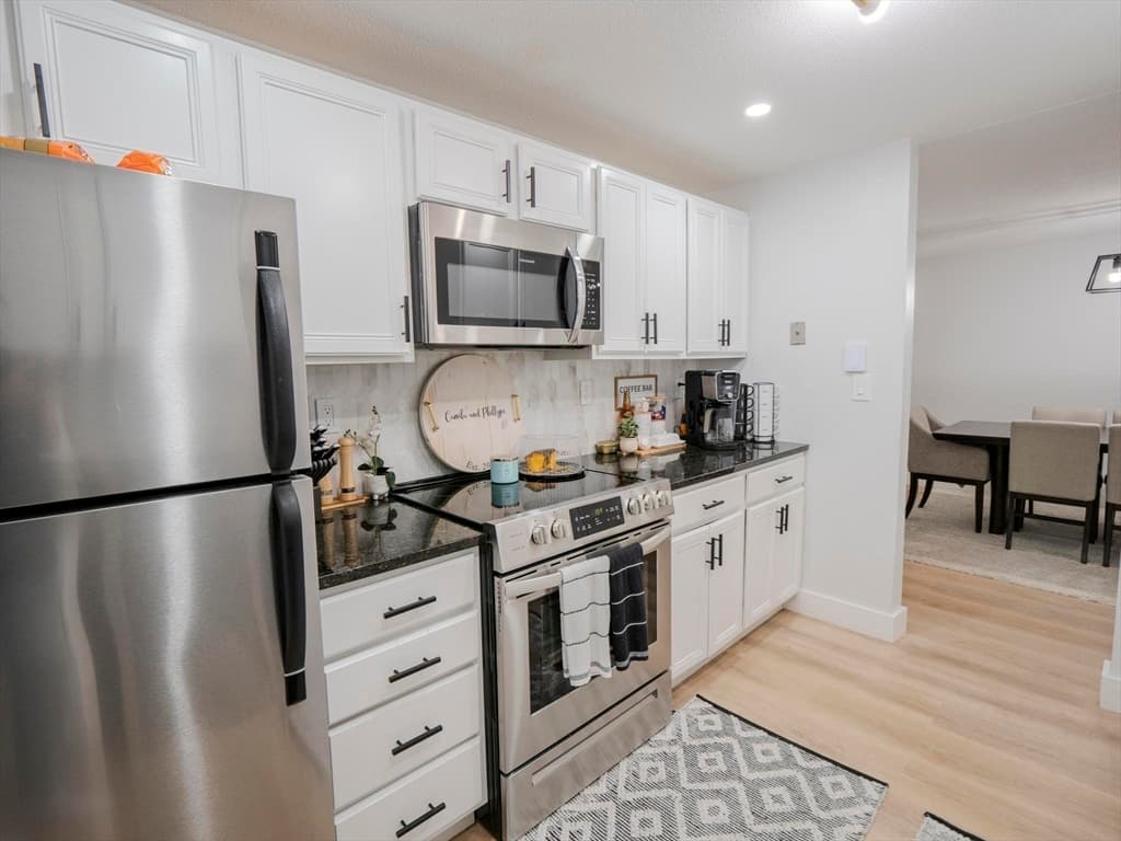 200 Manning St #17C photo 5