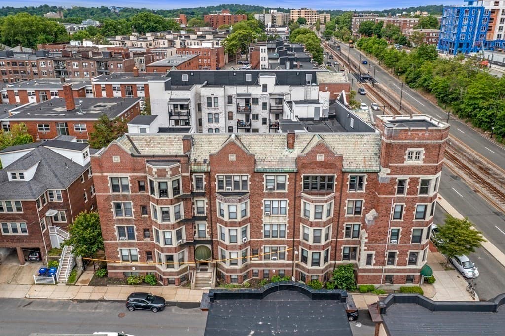 4 Commonwealth Ct #6