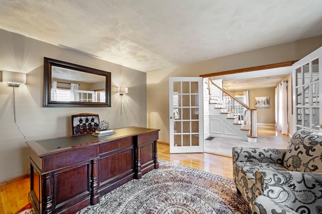 14 King Edward Ct photo 4