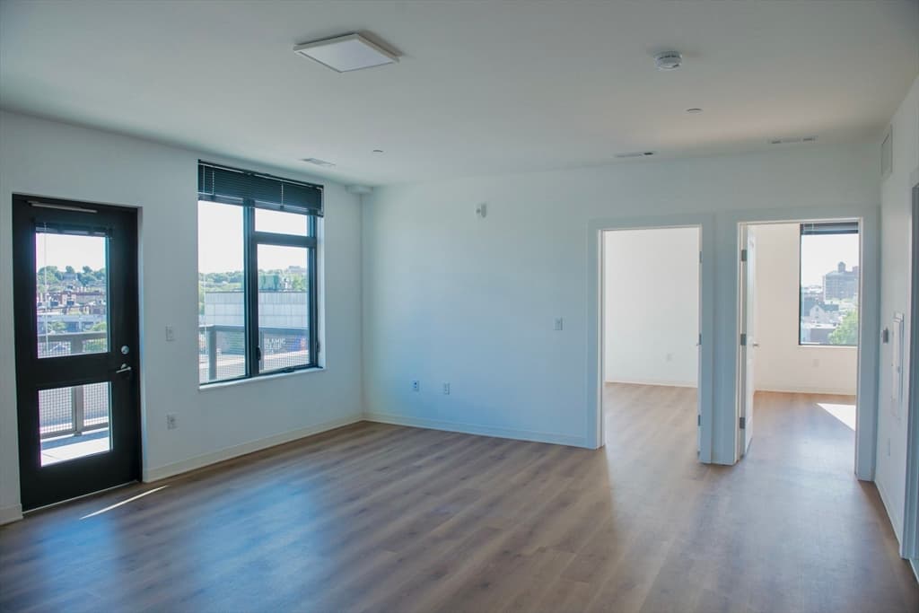 89 Brighton Ave #332