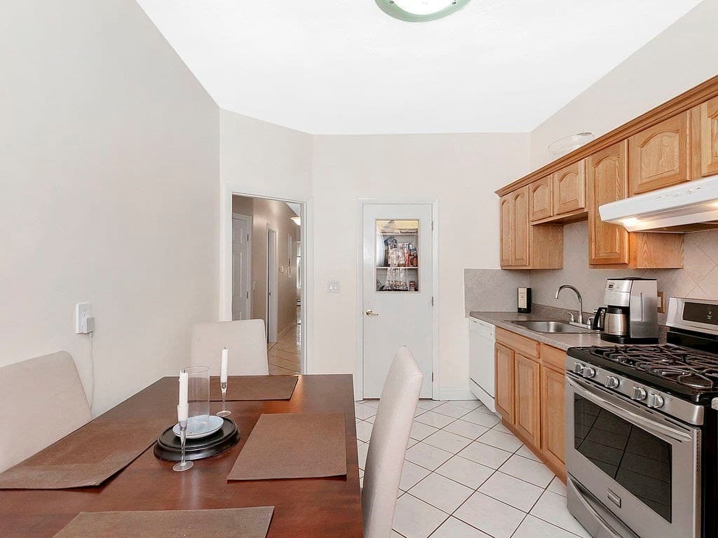 124 Union Park St #2 photo 3