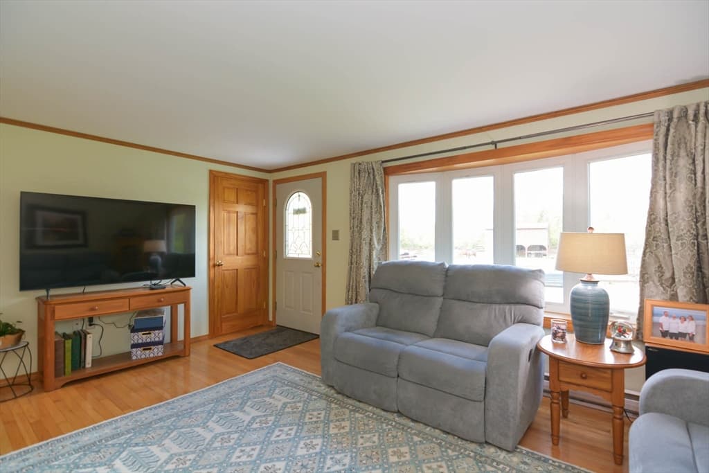 21 Circle Dr photo 5
