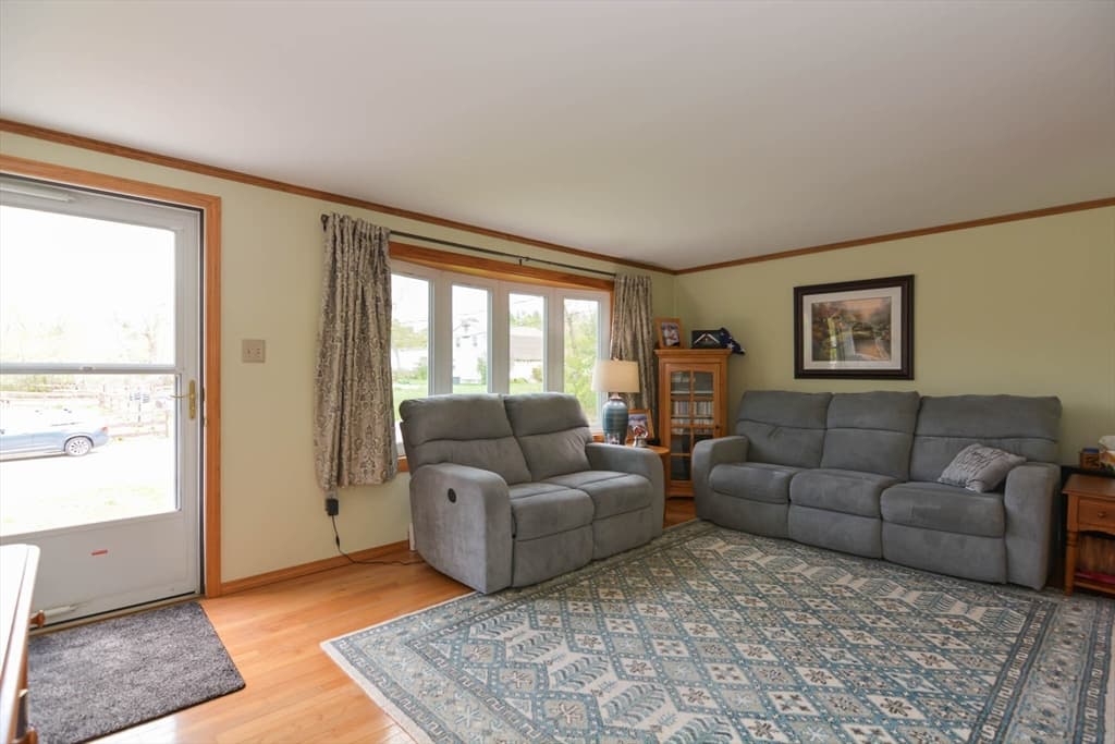 21 Circle Dr photo 4