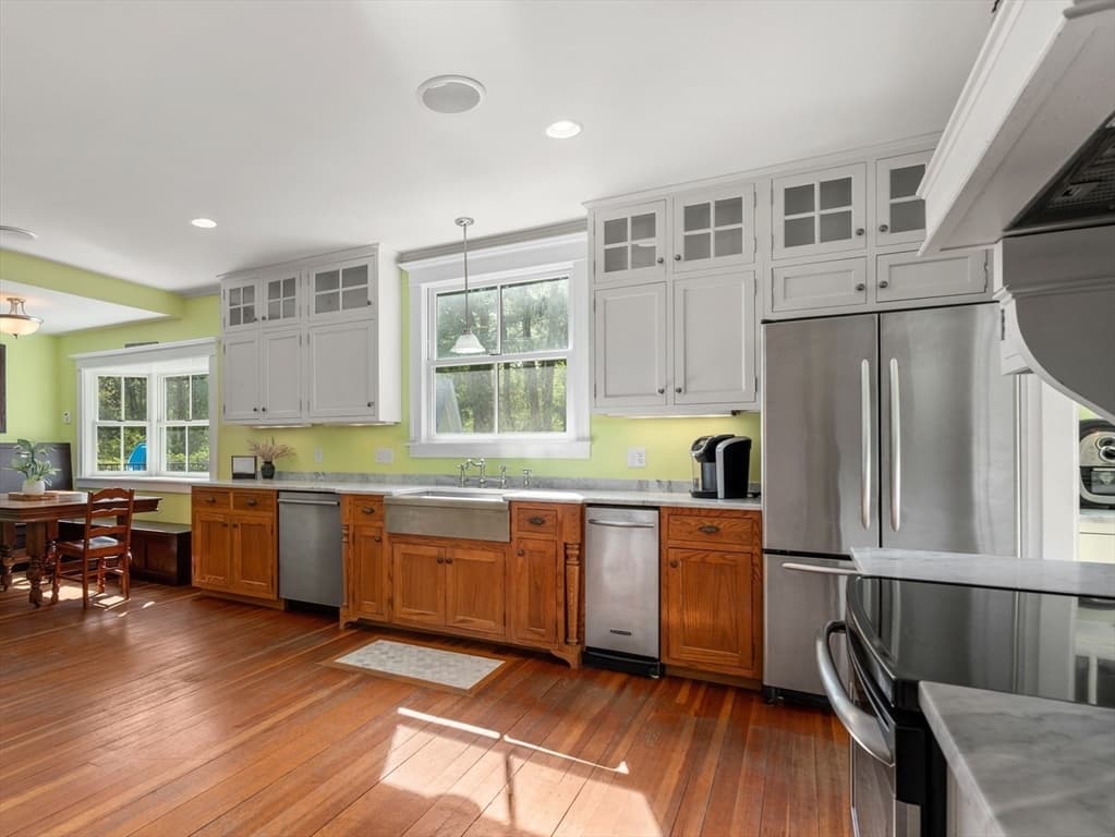 53 Highland Ave photo 3