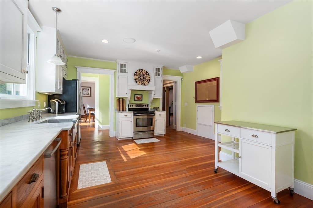 53 Highland Ave photo 4
