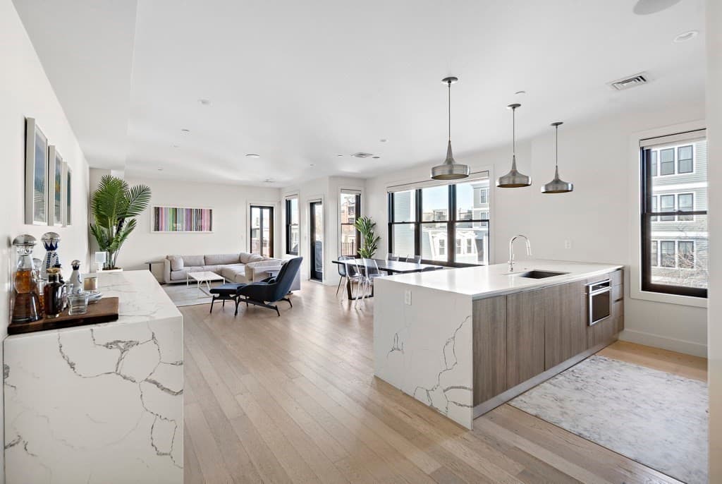 586 East Third St #3