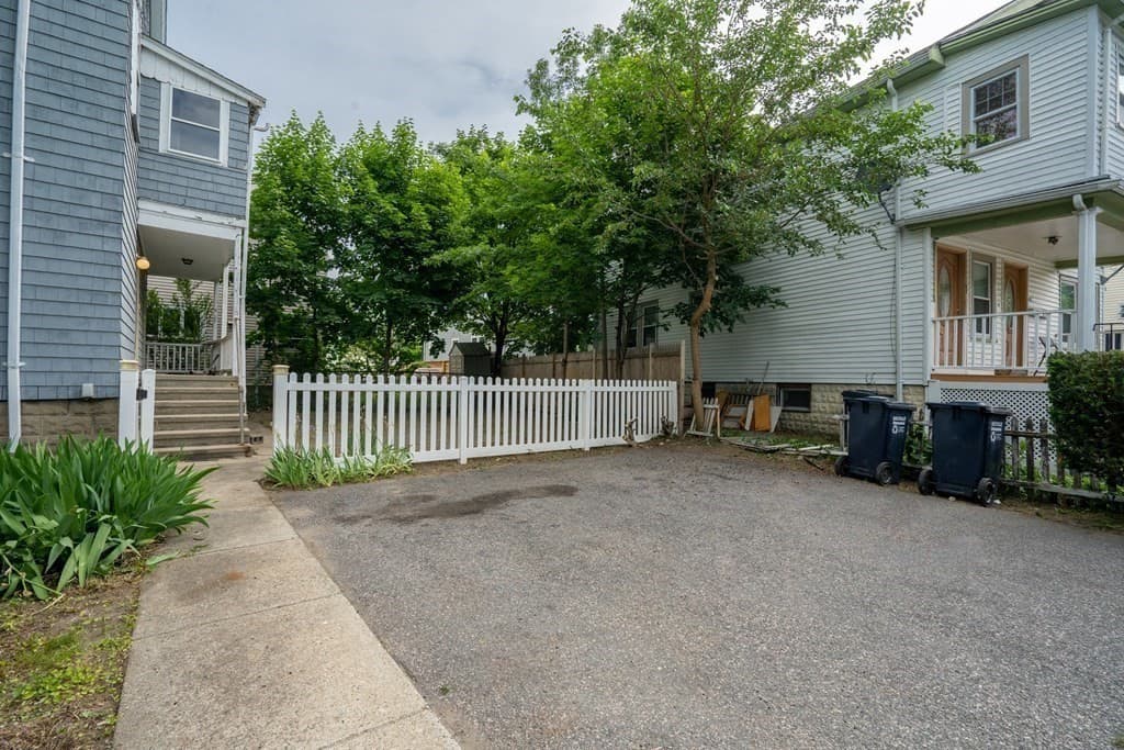 57 Saint Sauveur Court #1 photo 4