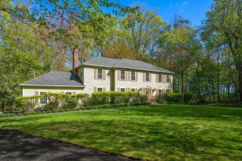92 Wildwood Road photo 2