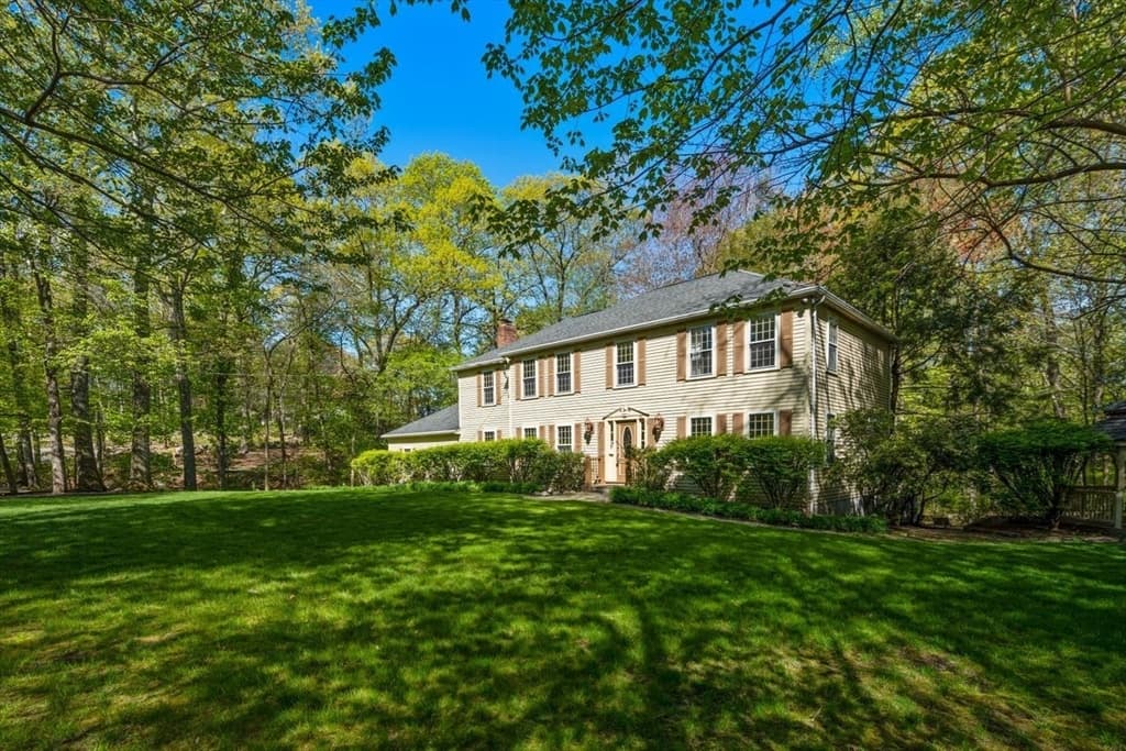 92 Wildwood Road photo 4