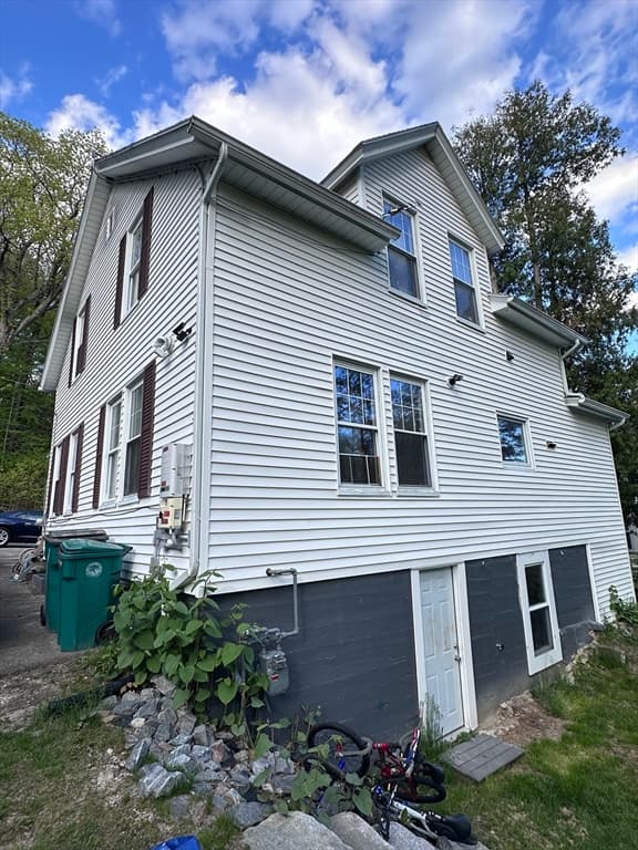94 Ashburnham Hill Road photo 3