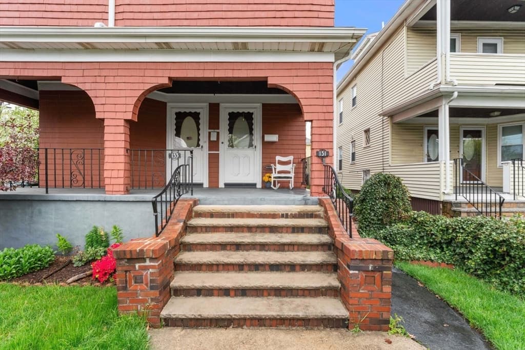 151 4th St photo 3