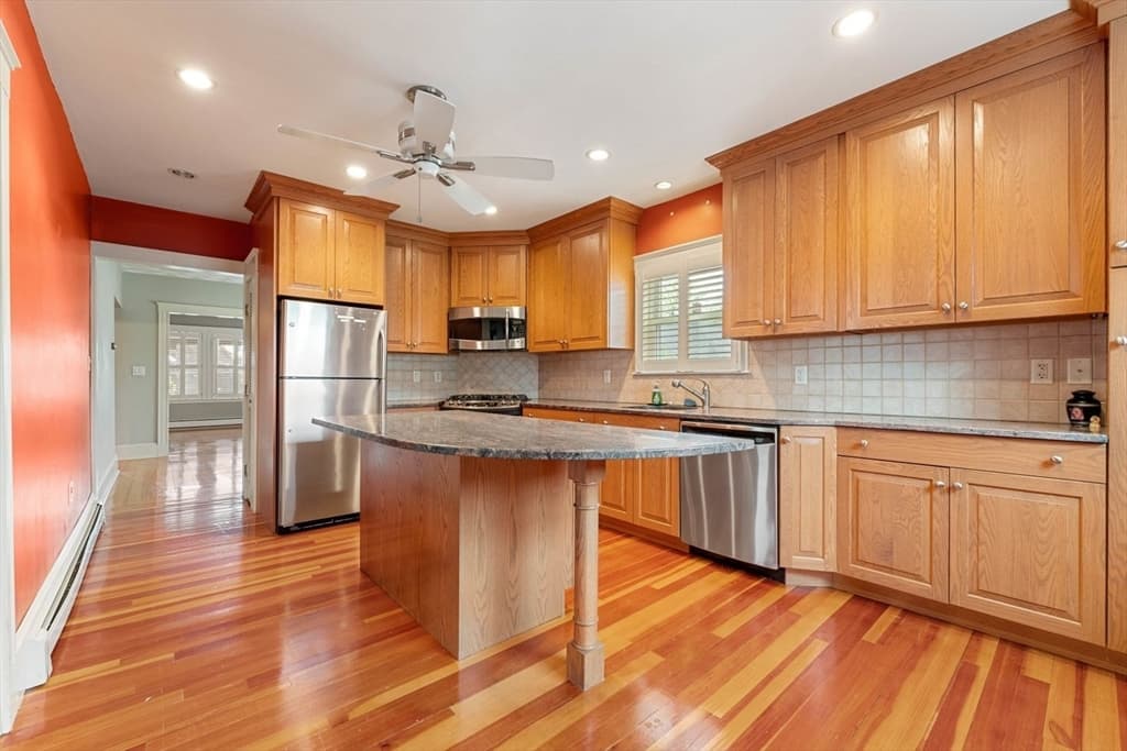 151 4th St photo 4