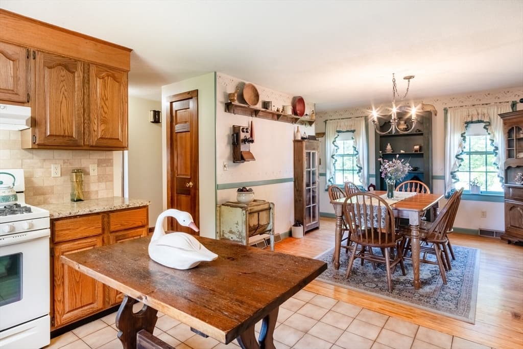872 Somers Rd photo 4