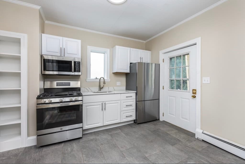 31 Cabot St #2 photo 5