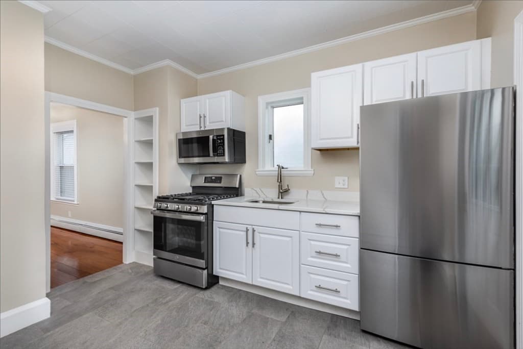 31 Cabot St #2 photo 4