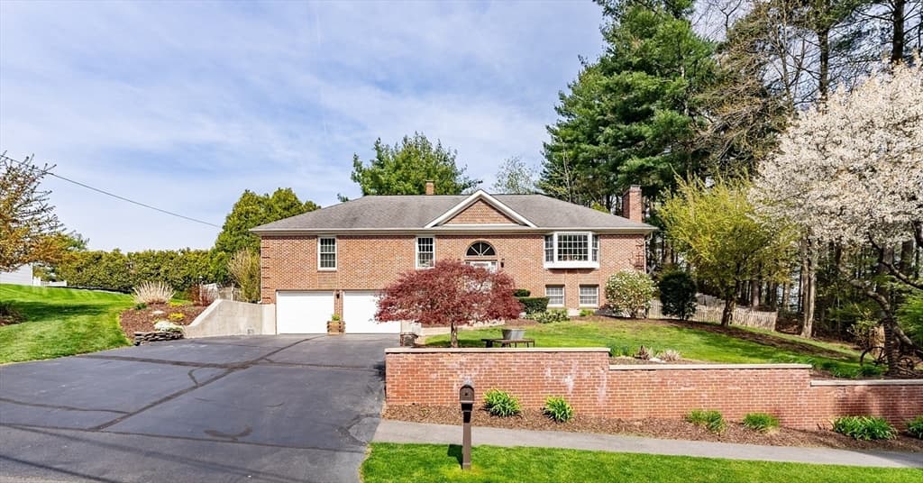 11 Fawn Ln photo 4