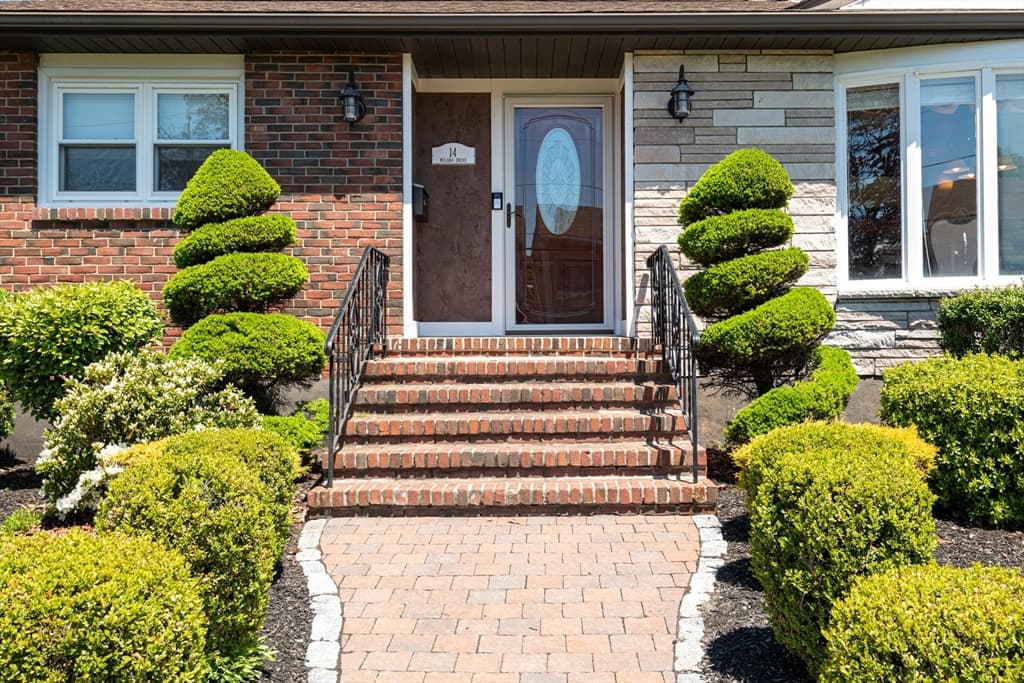 14 Milano Dr photo 3