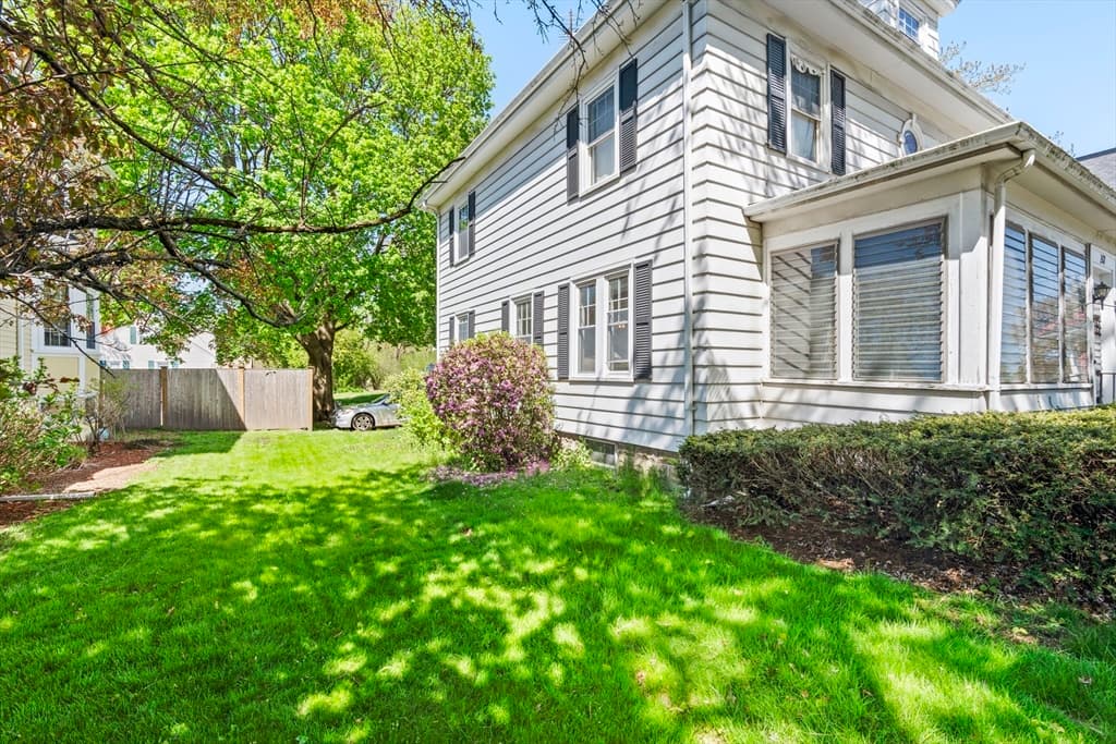 267 Lowell St. photo 3
