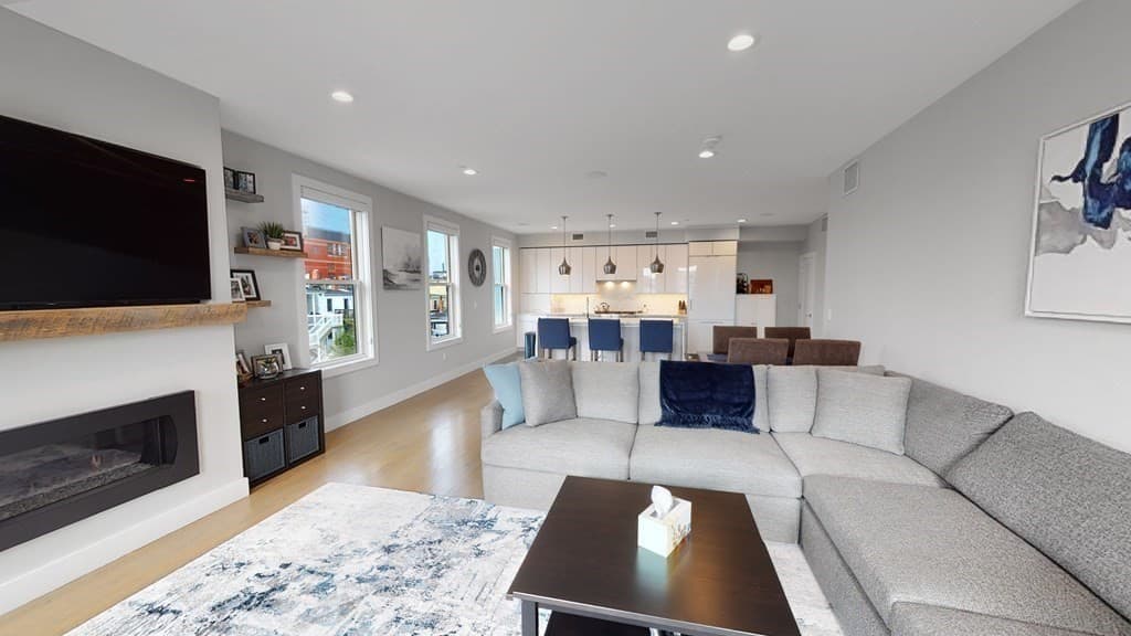 584 East 3rd #9