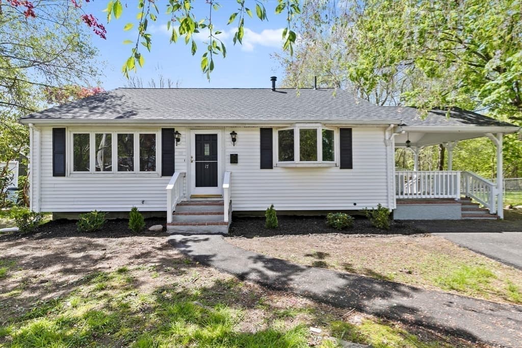 17 Ida Ave photo 2