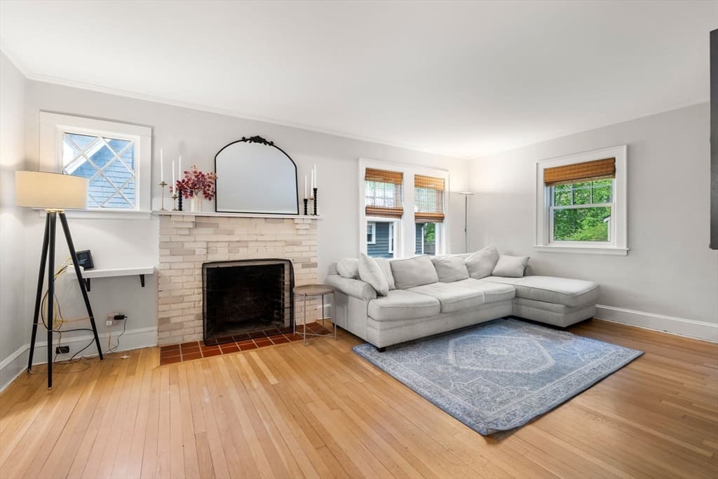 20 Lawrence Road photo 4