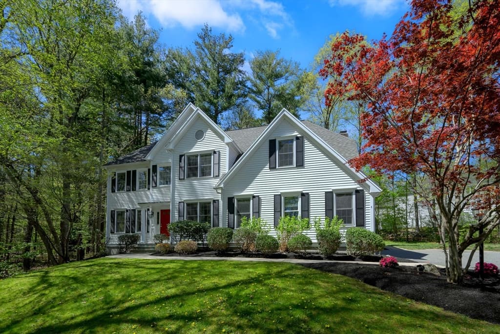 4 Metacomet Lane