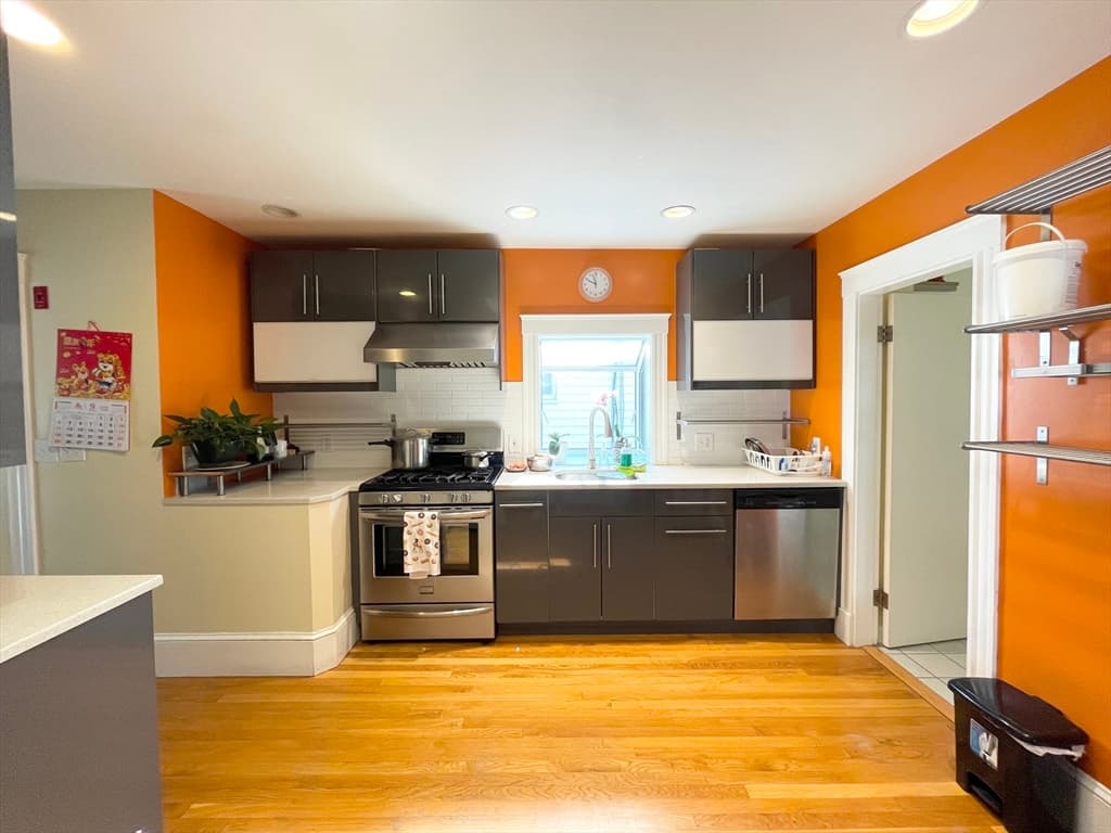 301 Lake St
