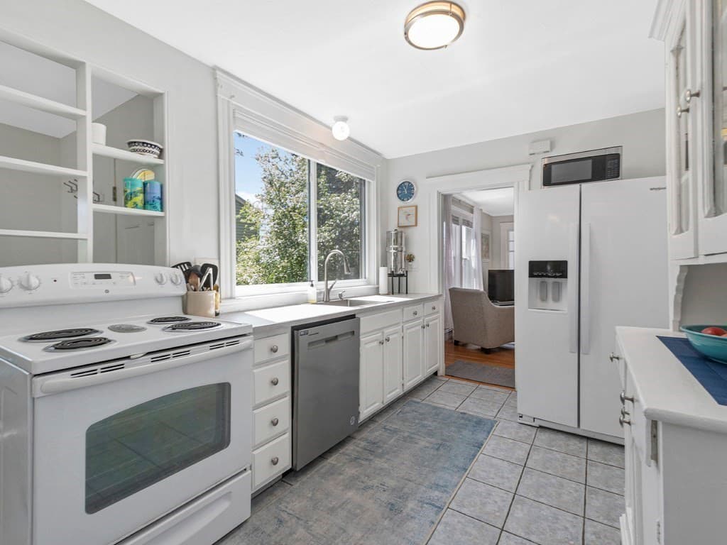 74 Circle Drive photo 3