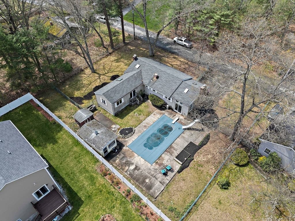 8 Priscilla Ln photo 3