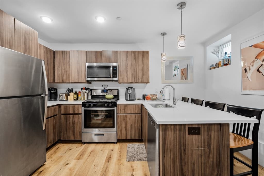211 W 9th St. #1 photo 2