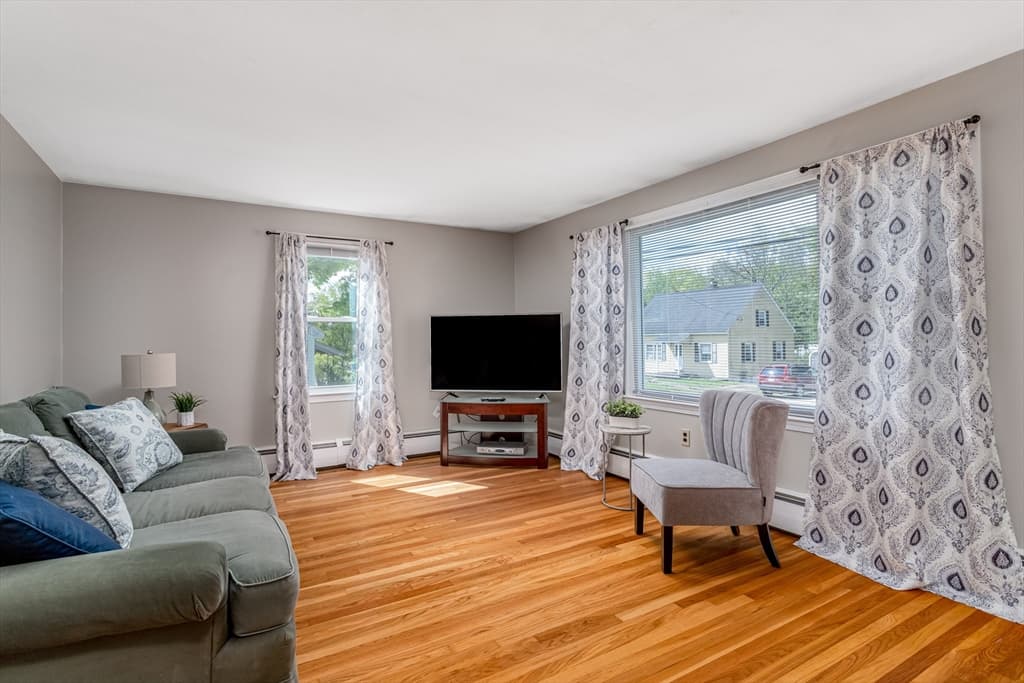 62 Rodiman Avenue photo 4
