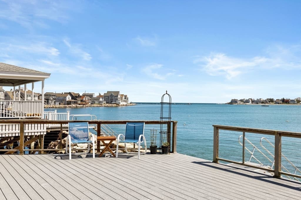 30 Lighthouse Rd