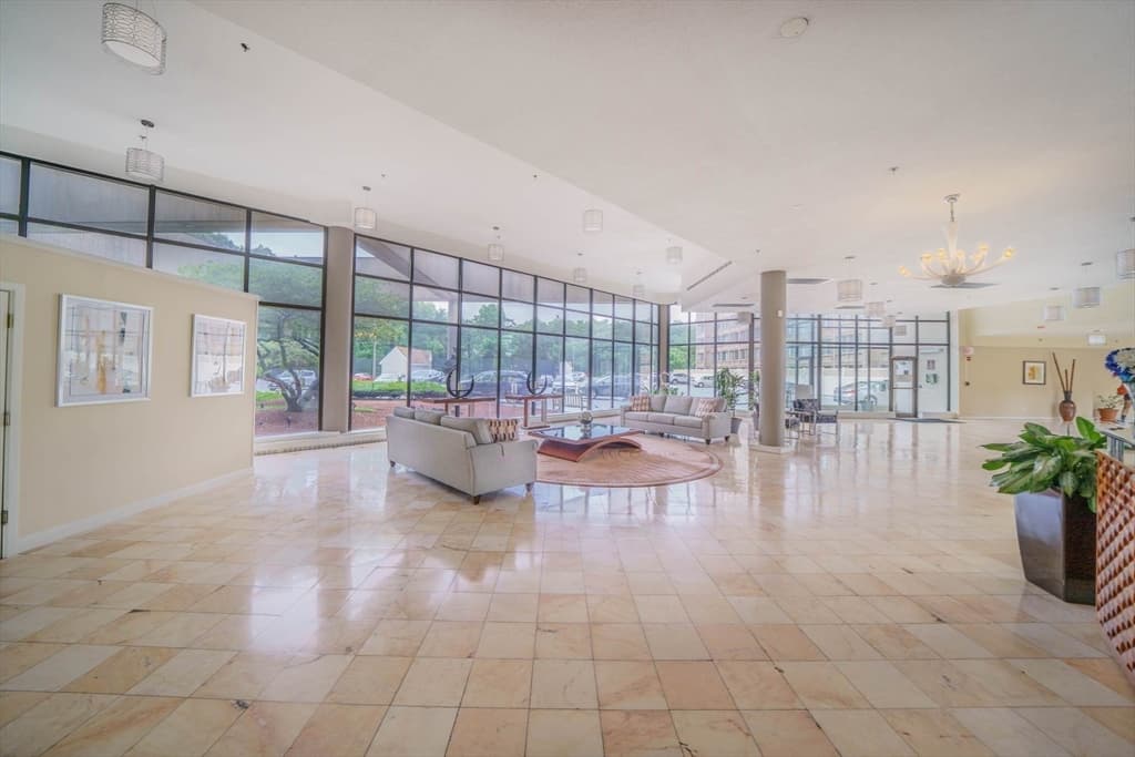 250 Hammond Pond Pkwy #1207S photo 3
