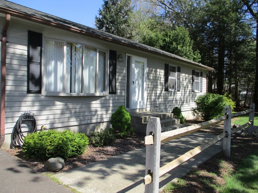 23 Carillon Cir photo 2