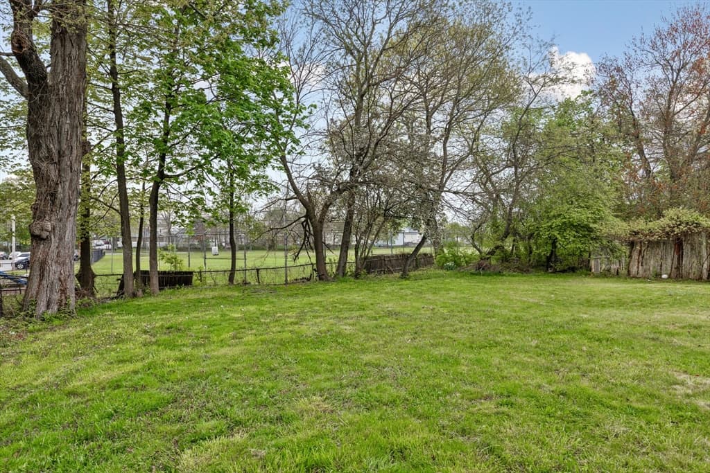 33 Oakdale St photo 3