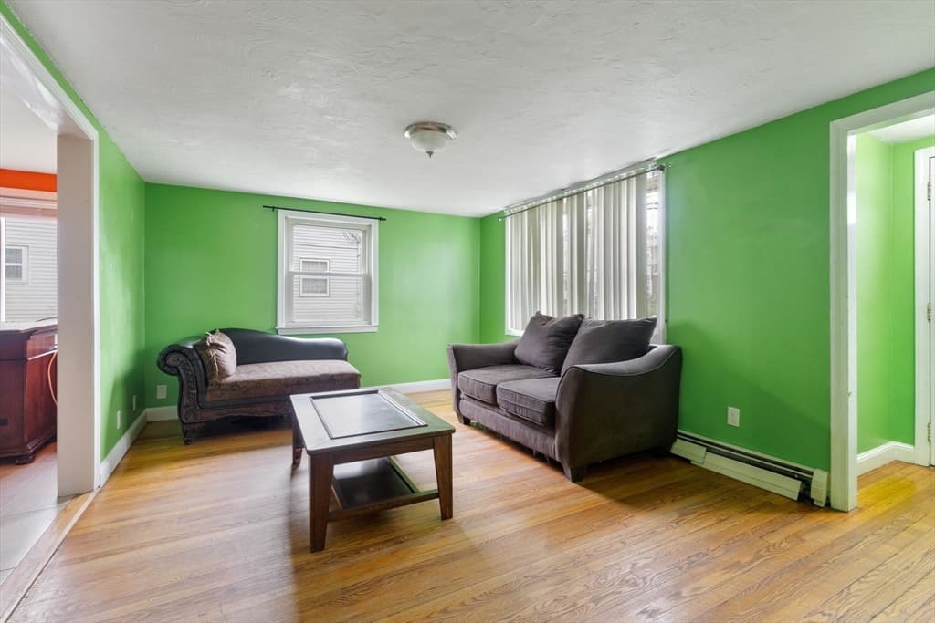 33 Oakdale St photo 5
