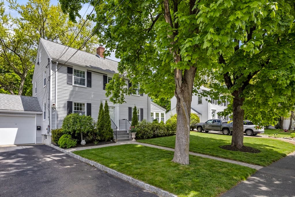 155 Great Plain Avenue photo 2