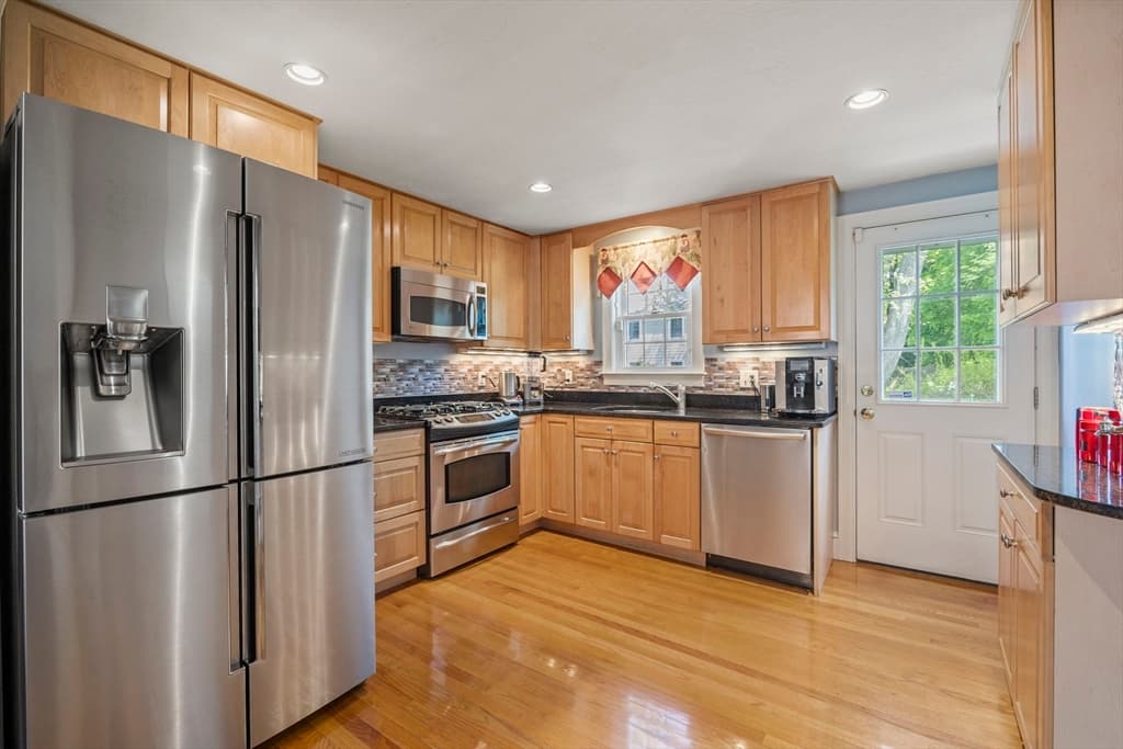 155 Great Plain Avenue photo 3