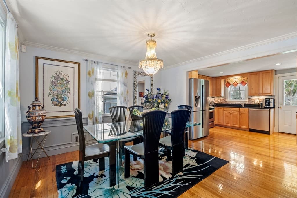 155 Great Plain Avenue photo 5