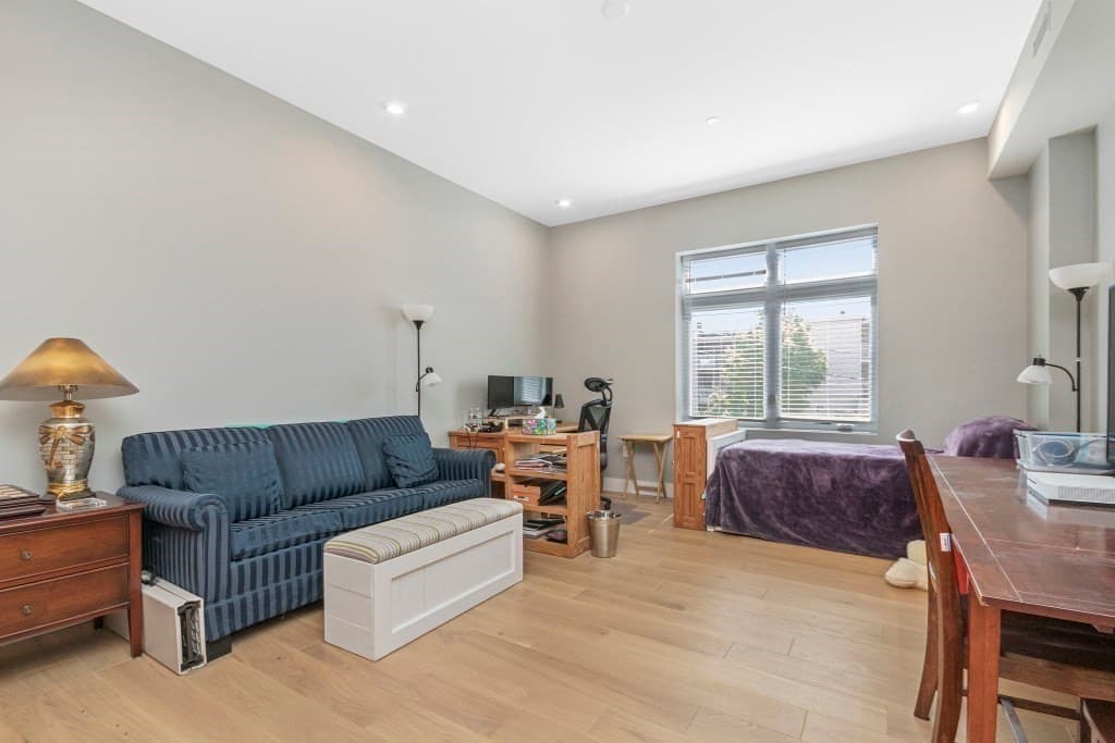 60 Cross St E #208 photo 4