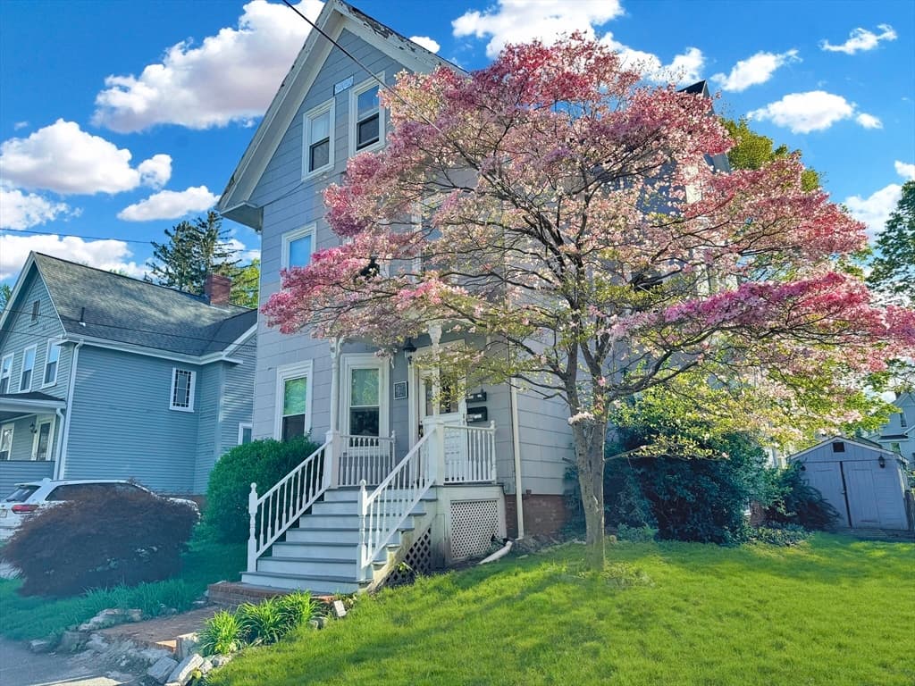 46 Allen St photo 2