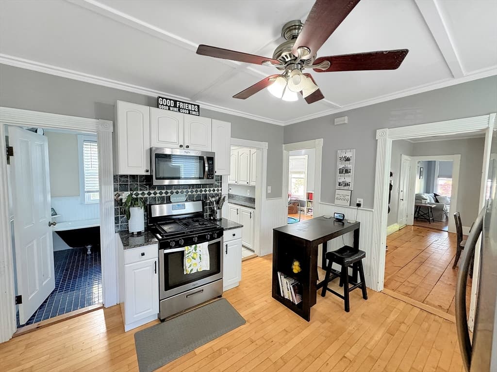 46 Allen St photo 5